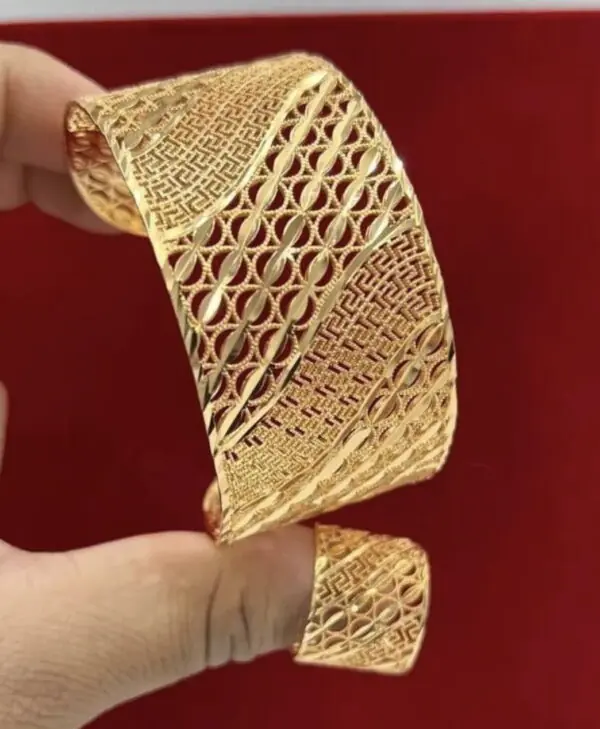 Cuff Bangle Gold