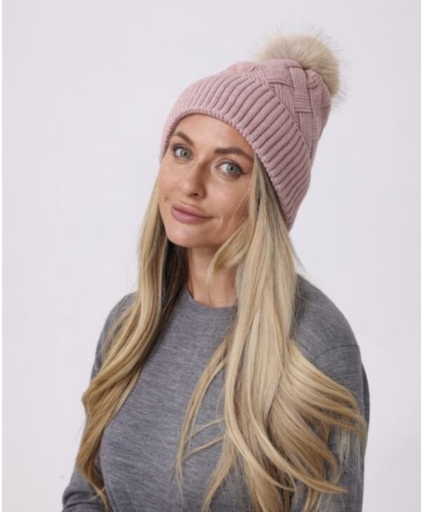 Beanie A7